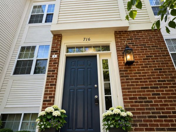 716 River Mill Parkway , Wheeling, IL 60090