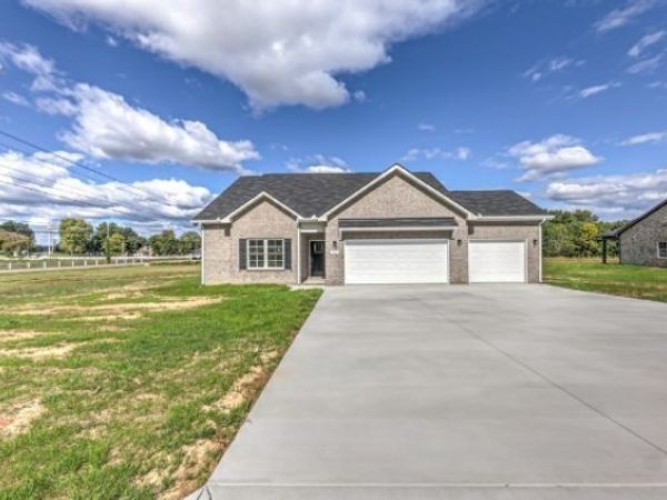 21 Bartow St , Decherd, TN 37324