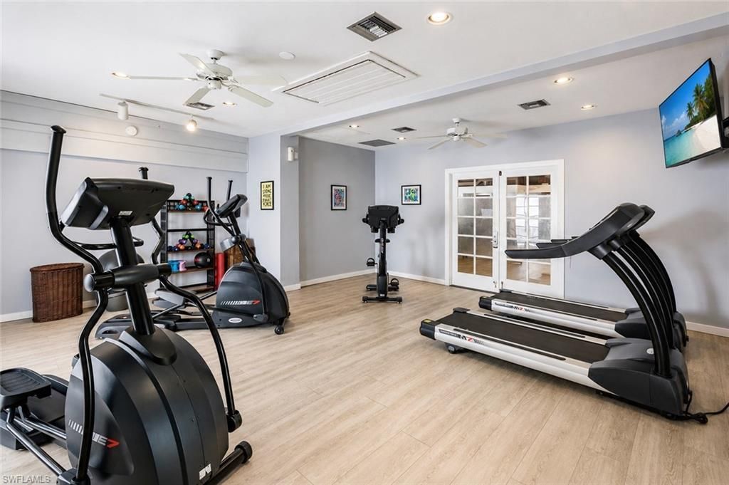 600 Neapolitan Way , Unit 449, Naples, FL 34103 Photo
