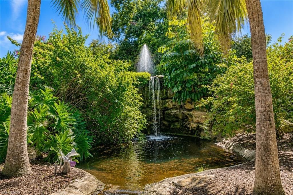 600 Neapolitan Way , Unit 449, Naples, FL 34103 Photo