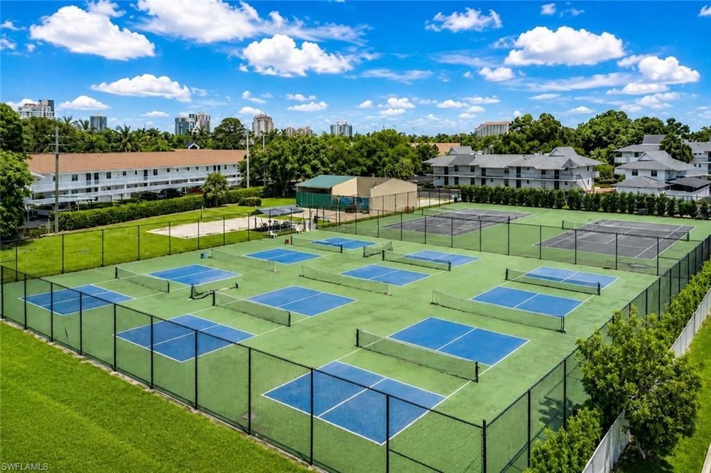 600 Neapolitan Way , Unit 449, Naples, FL 34103 Photo