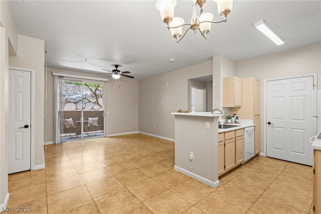 231 W Horizon Ridge Parkway , Henderson, NV 89012