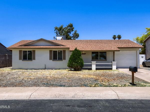 4526 E BURGESS Lane, Phoenix, AZ 85042