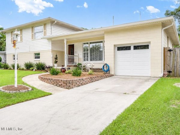 8622 ST PATRICK Lane, Jacksonville, FL 32216