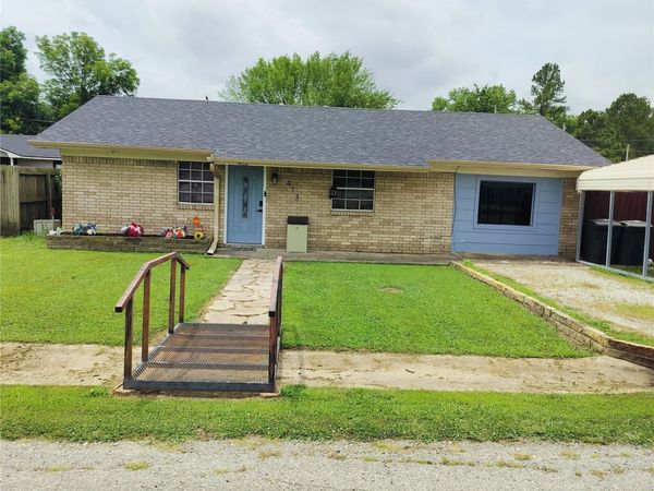 413 Stanton, Calera, OK 74730