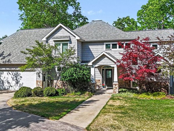 5628 W Longbridge Road, Pentwater, MI 49449
