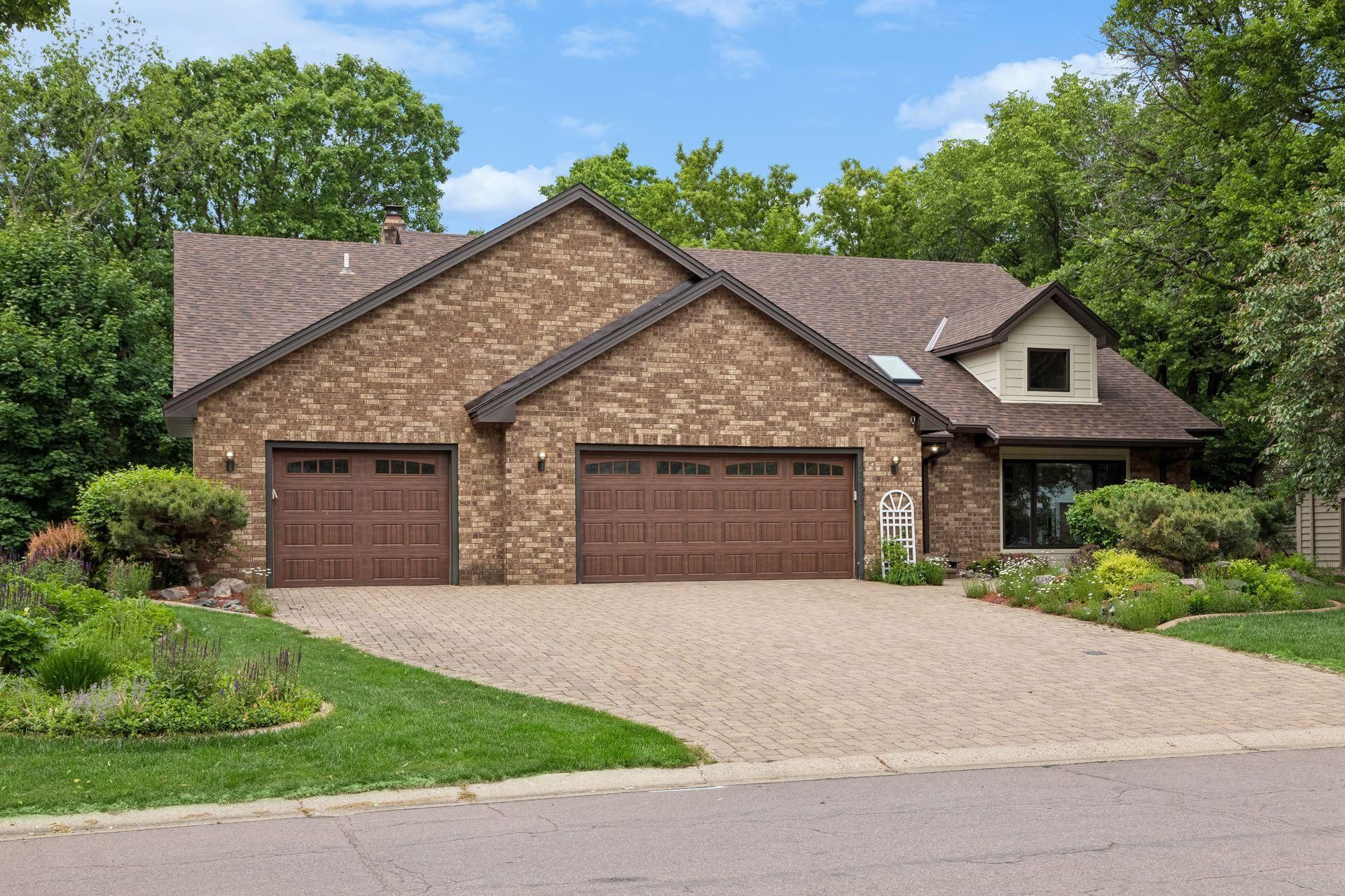 13673 Duluth Drive , Apple Valley, MN 55124