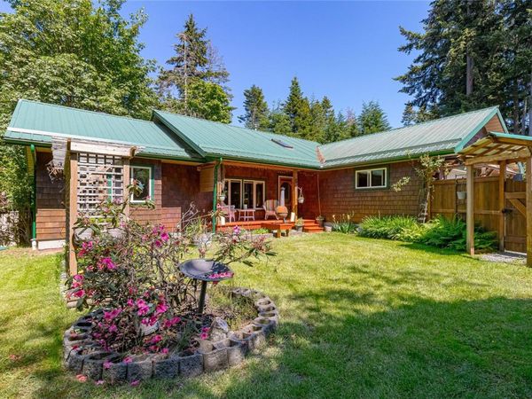 4611 Berbers Dr, Bowser, BC V0R 1G0