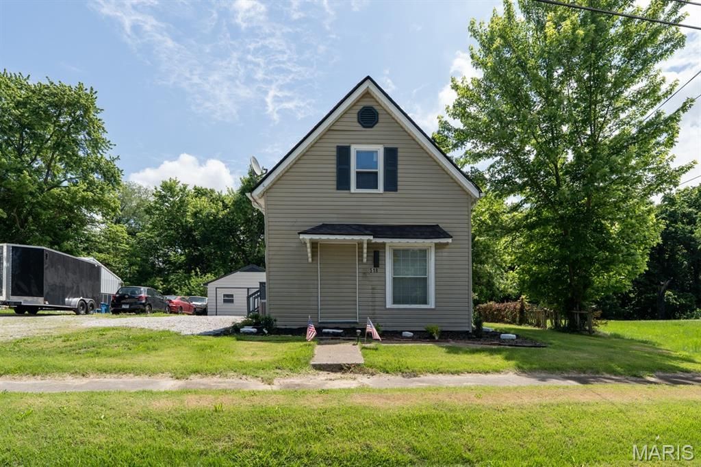 518 S Chestnut Street, Collinsville, IL 62234 Main Photo
