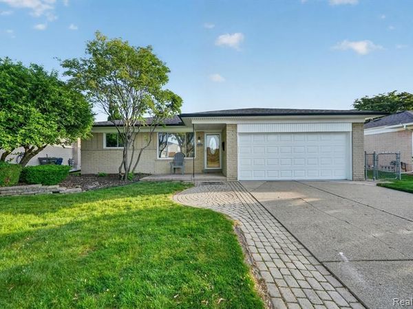 11223 Hemlock Drive, Sterling Heights, MI 48312