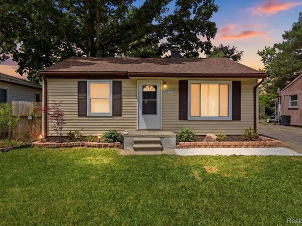 22771 Purdue Avenue, Farmington Hills, Mi 48336