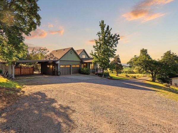 4250 Independence School Road, Medford, OR 97501