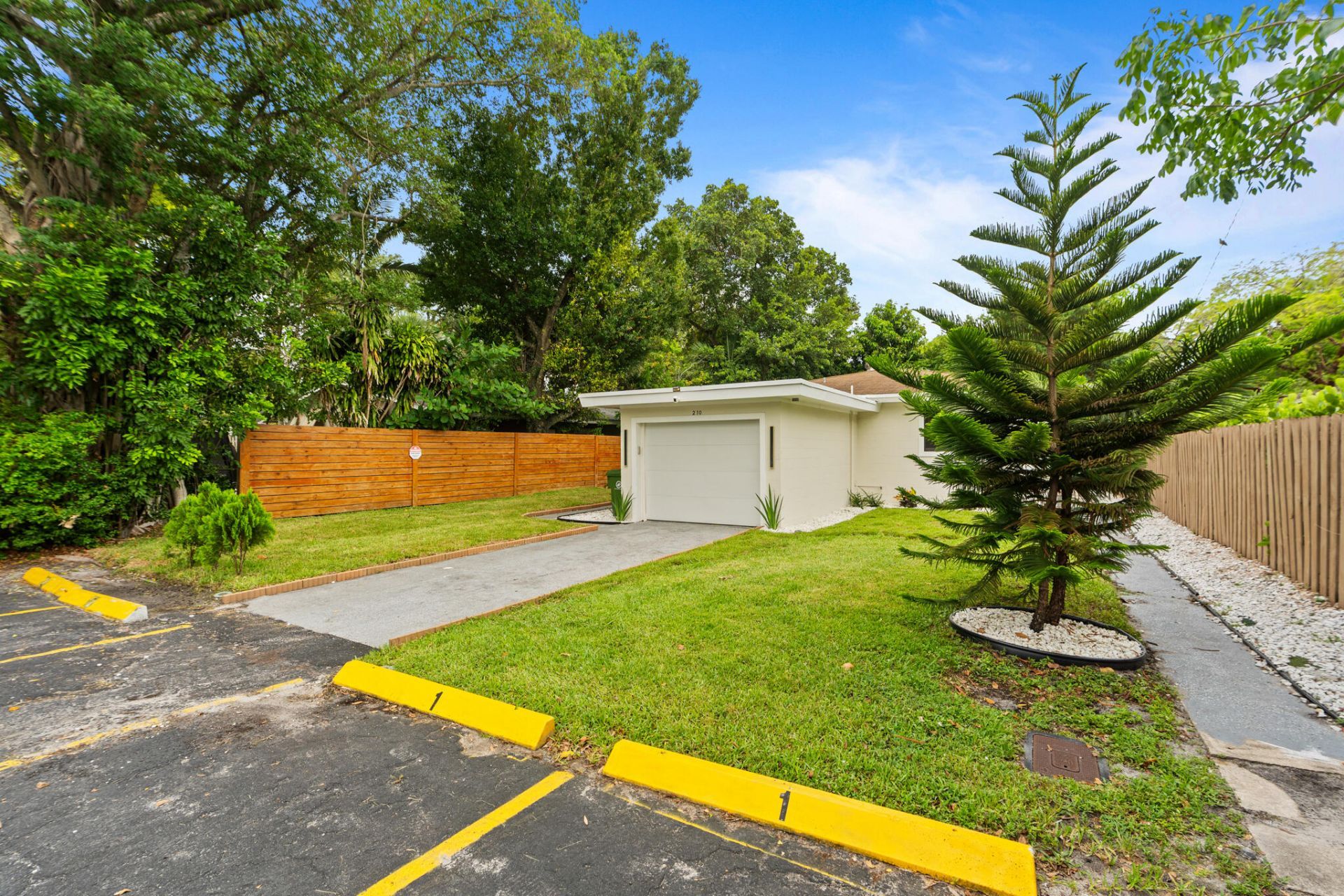 210 SW 11th Street, Unit 1-2, Fort Lauderdale, FL 33315 Photo