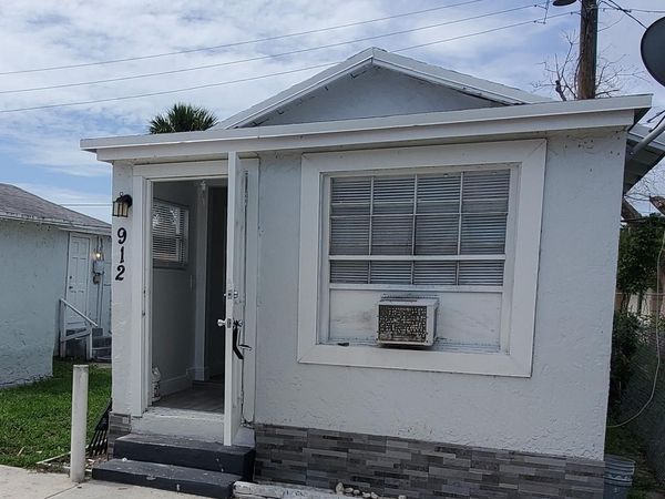 912 8th Street, West Palm Beach, FL 33401