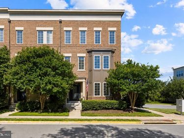 22807 BREEZY HOLLOW DRIVE , BRAMBLETON, VA 20148