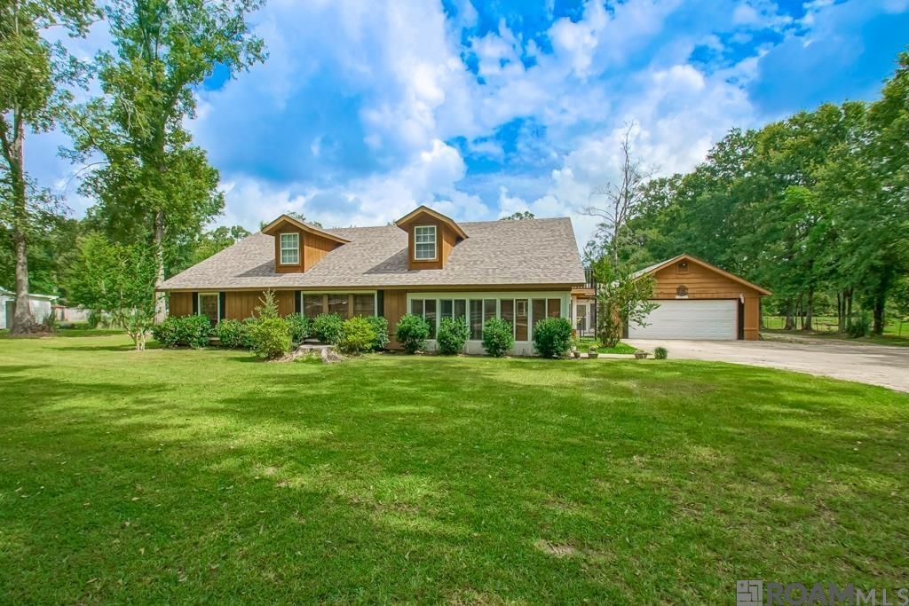 18759 Mclin Rd, Livingston, LA 70754 Main Photo