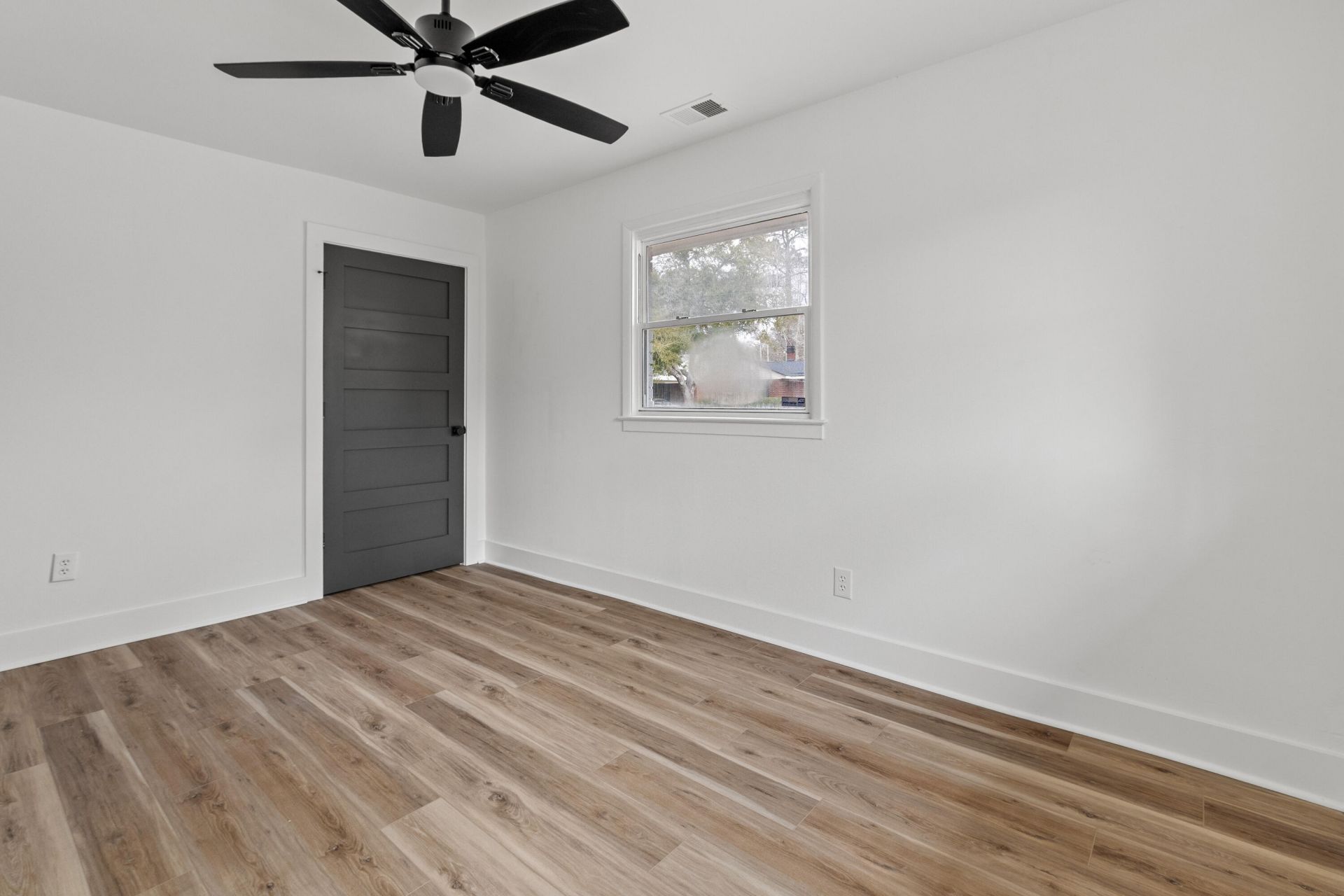 1111 Barrett Road Photo 33