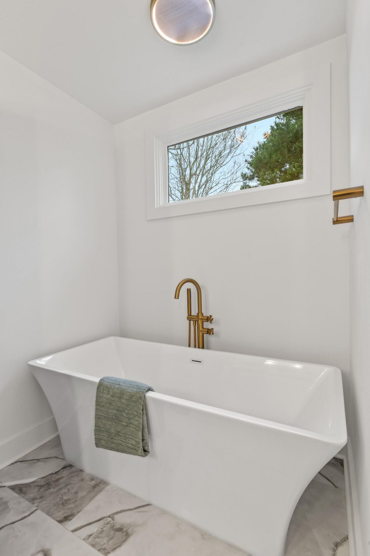 1111 Barrett Road Photo 43