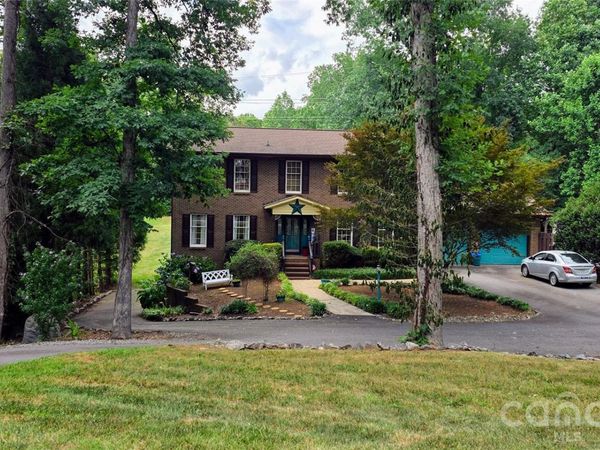 3110 Ninth Tee Drive, Newton, NC 28658