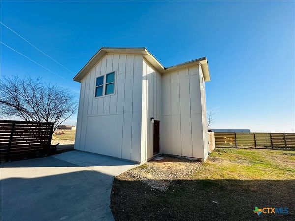 725 Hard Luck Road , Marion, TX 78124