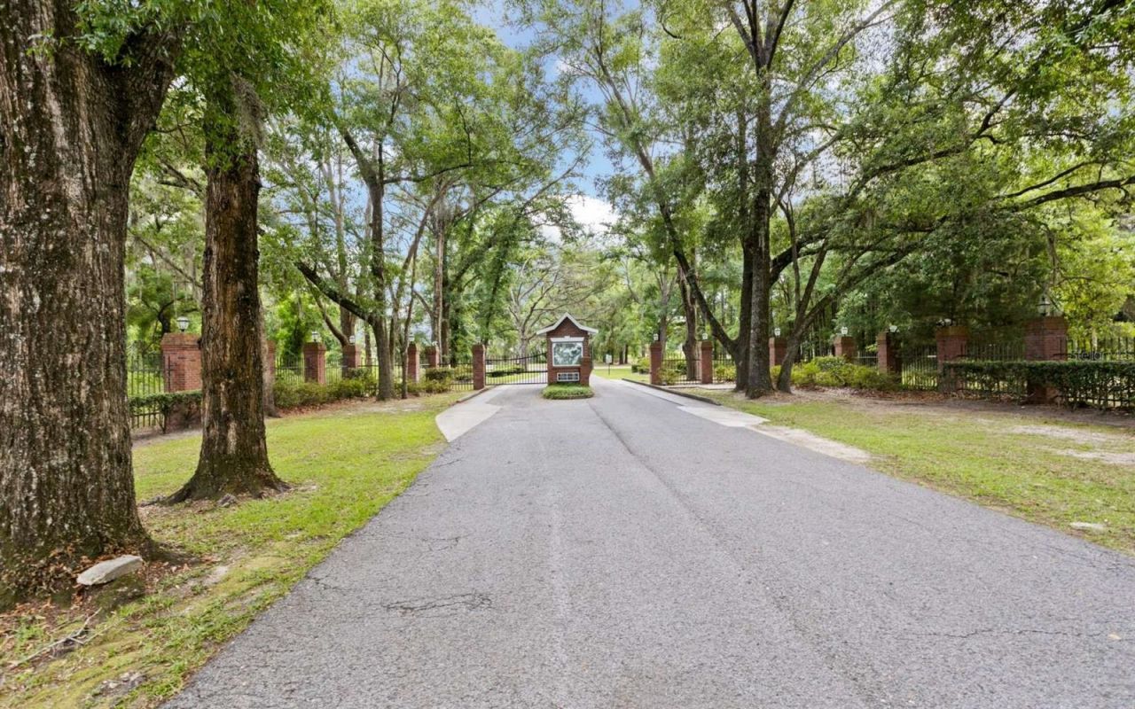 537 SW Windsor Drive, Lake City, FL 32024 Photo