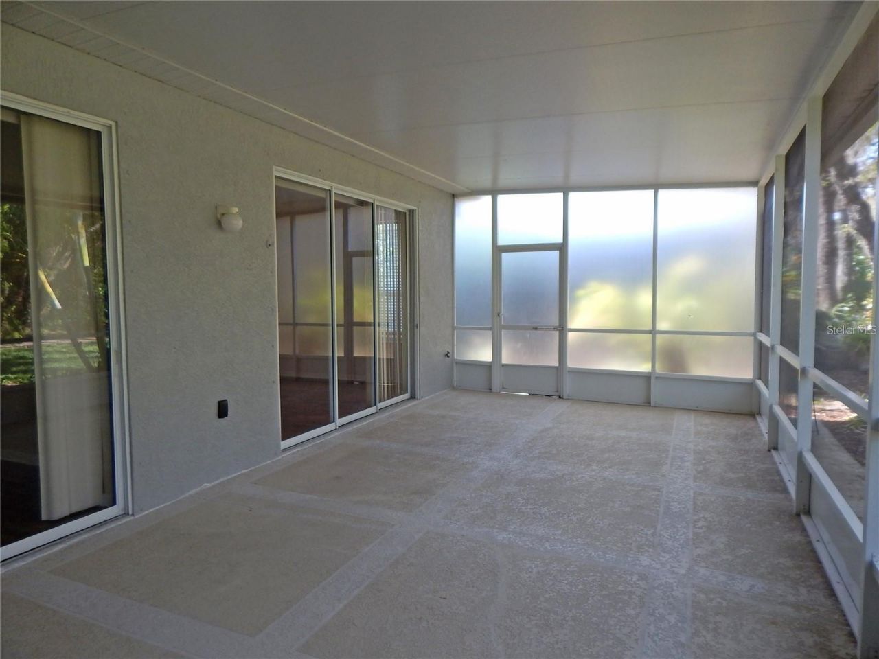 5925 Sandhill Ridge Drive , Lithia, FL 33547 Photo
