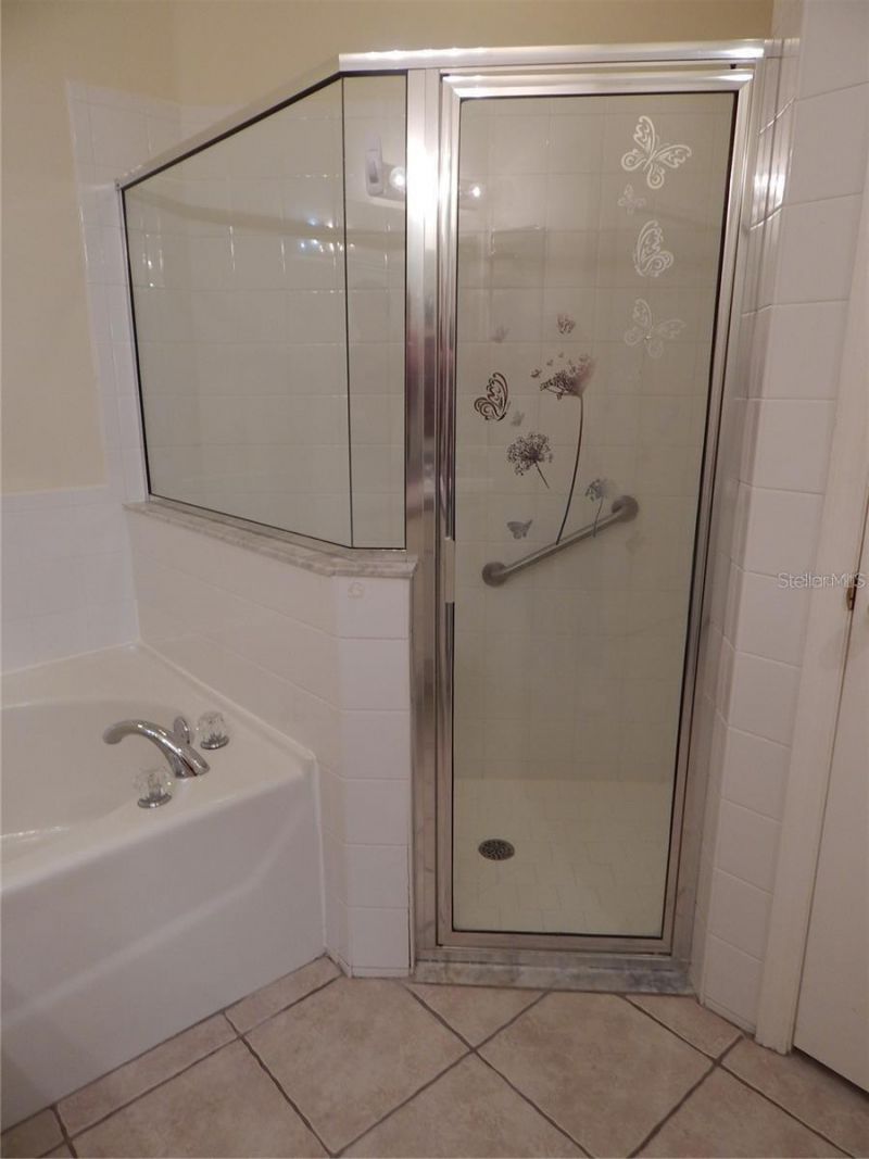 5925 Sandhill Ridge Drive , Lithia, FL 33547 Photo