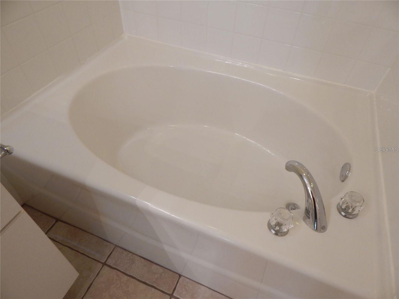 5925 Sandhill Ridge Drive , Lithia, FL 33547 Photo