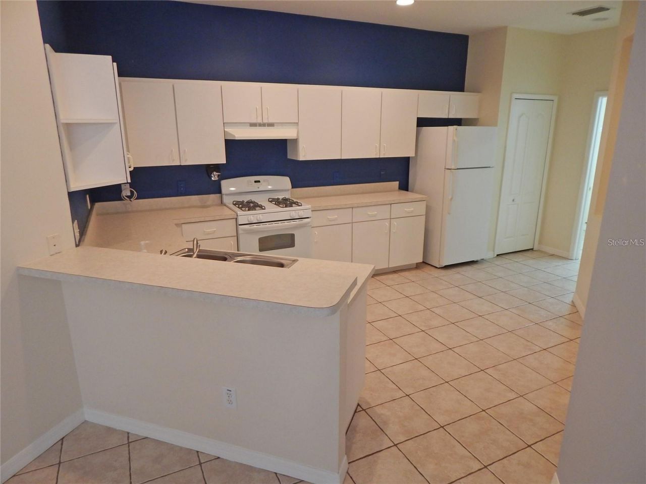 5925 Sandhill Ridge Drive , Lithia, FL 33547 Photo