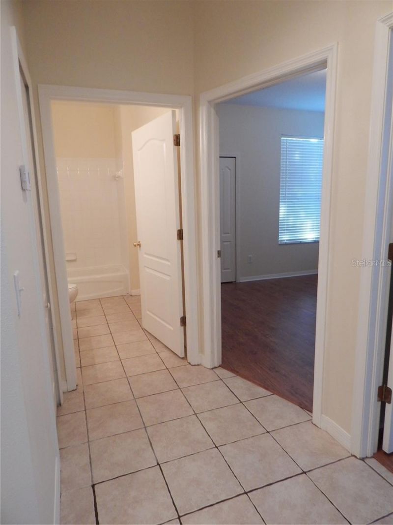 5925 Sandhill Ridge Drive , Lithia, FL 33547 Photo