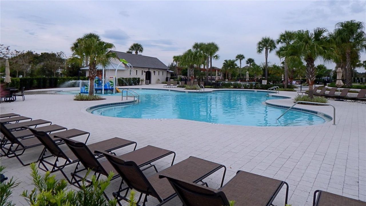 5925 Sandhill Ridge Drive , Lithia, FL 33547 Photo