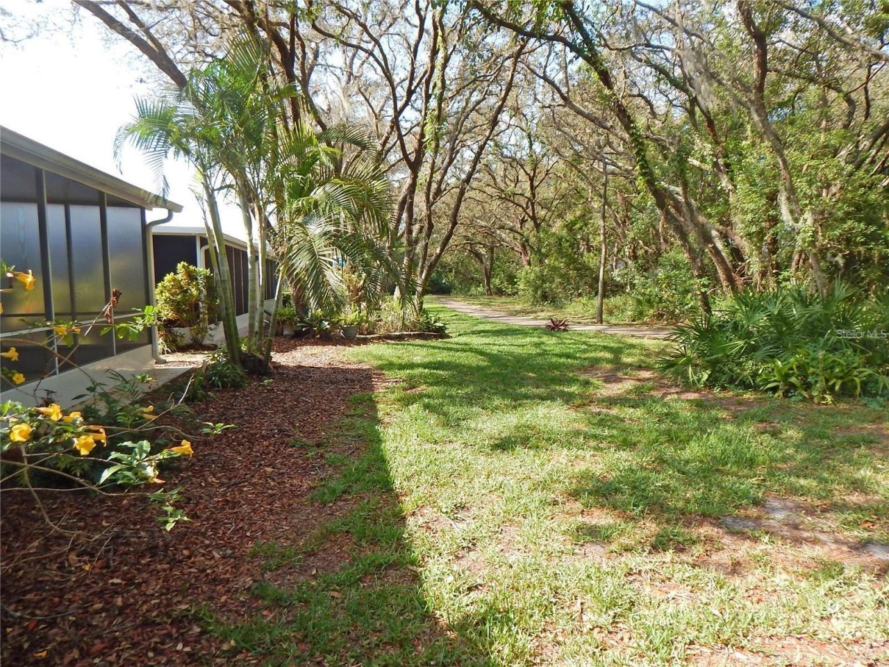 5925 Sandhill Ridge Drive , Lithia, FL 33547 Photo