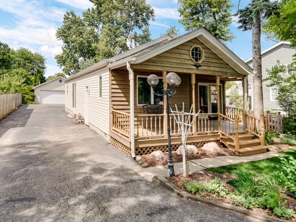127 E 4th Avenue , New Lenox, IL 60451