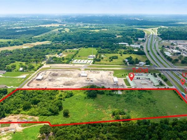 3101 Interstate Highway 30 , Greenville, TX 75402