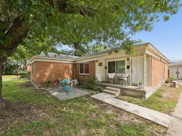 2350 Dunloe Drive, Dallas, TX 75228