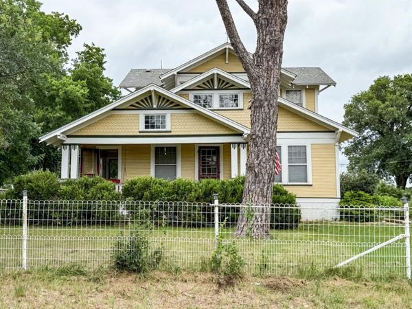2749 Mcgregor South Loop, McGregor, TX 76657