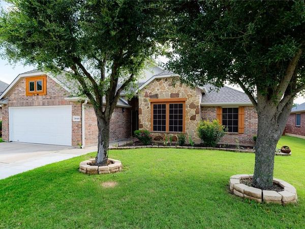 5840 Somerton Drive, Grand Prairie, TX 75052