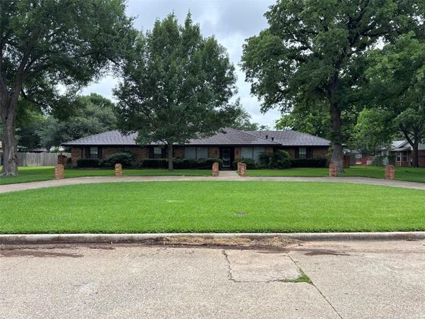 2409 Vega Street, Grand Prairie, TX 75050