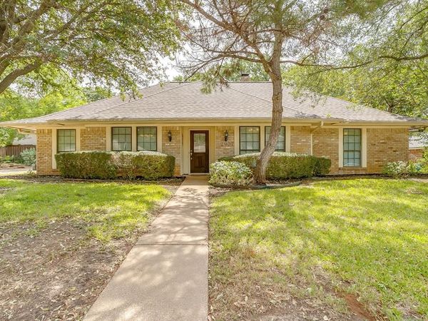 2907 Creekwood Drive, Grapevine, TX 76051
