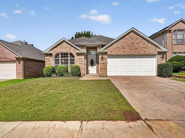 7809 Orland Park Circle , Fort Worth, TX 76137