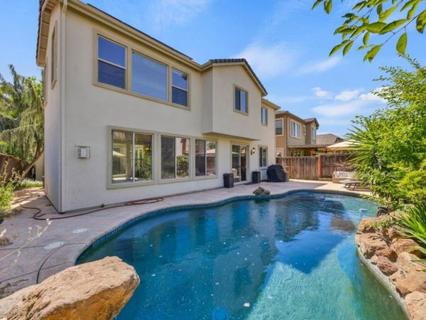 1046 Smith Way, Folsom, CA 95630