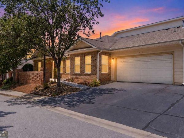 235 Villa Park Circle, Stone Mountain, GA 30087