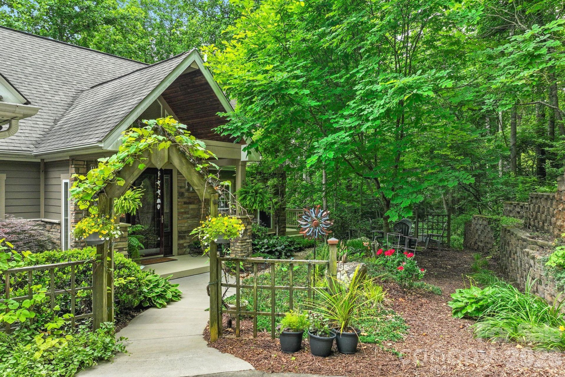 522 Silver Hawk Lane, Weaverville, NC 28787 Main Photo