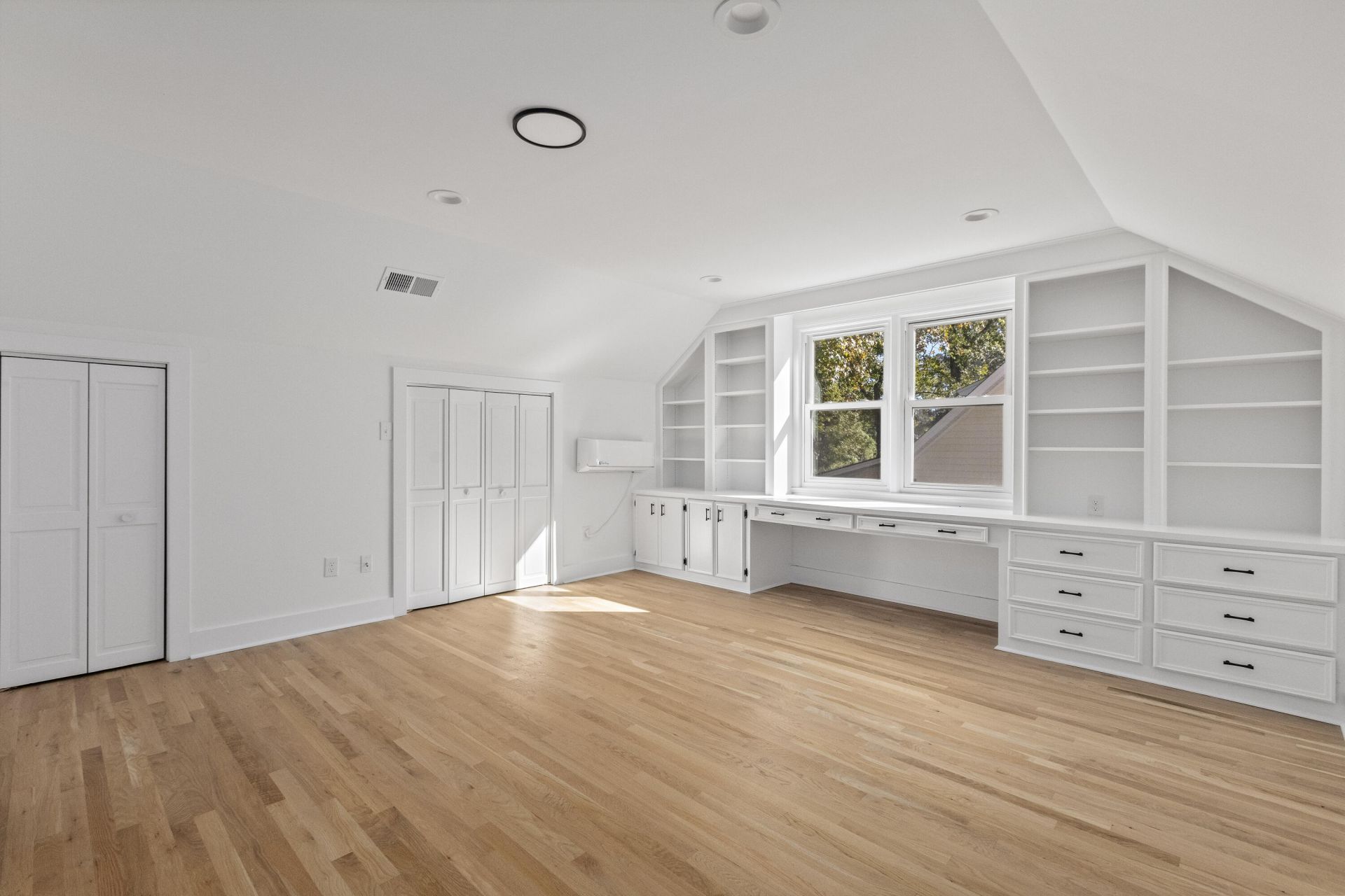 1019 Royalist Road Photo 19