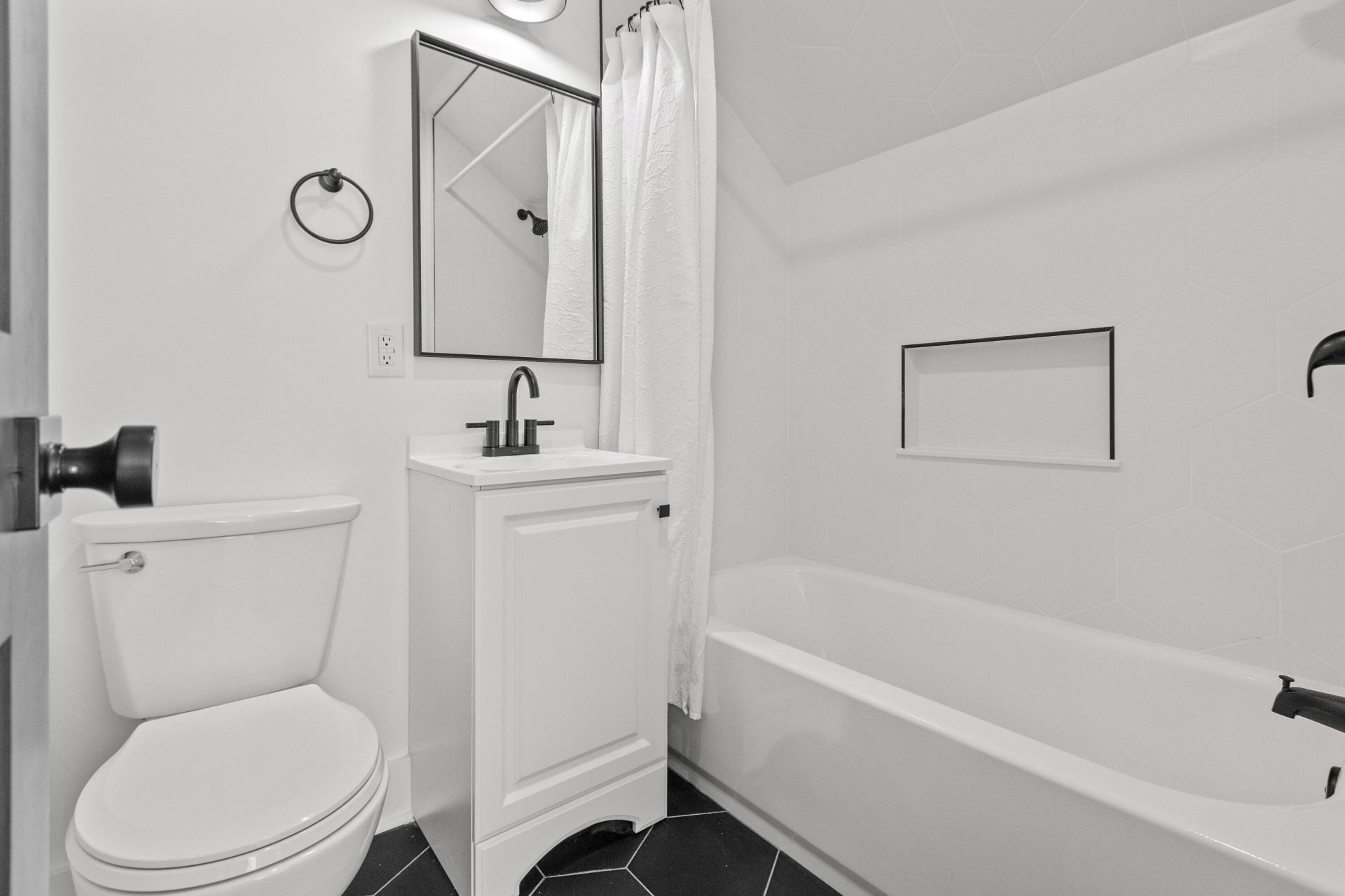 1019 Royalist Road Photo 21