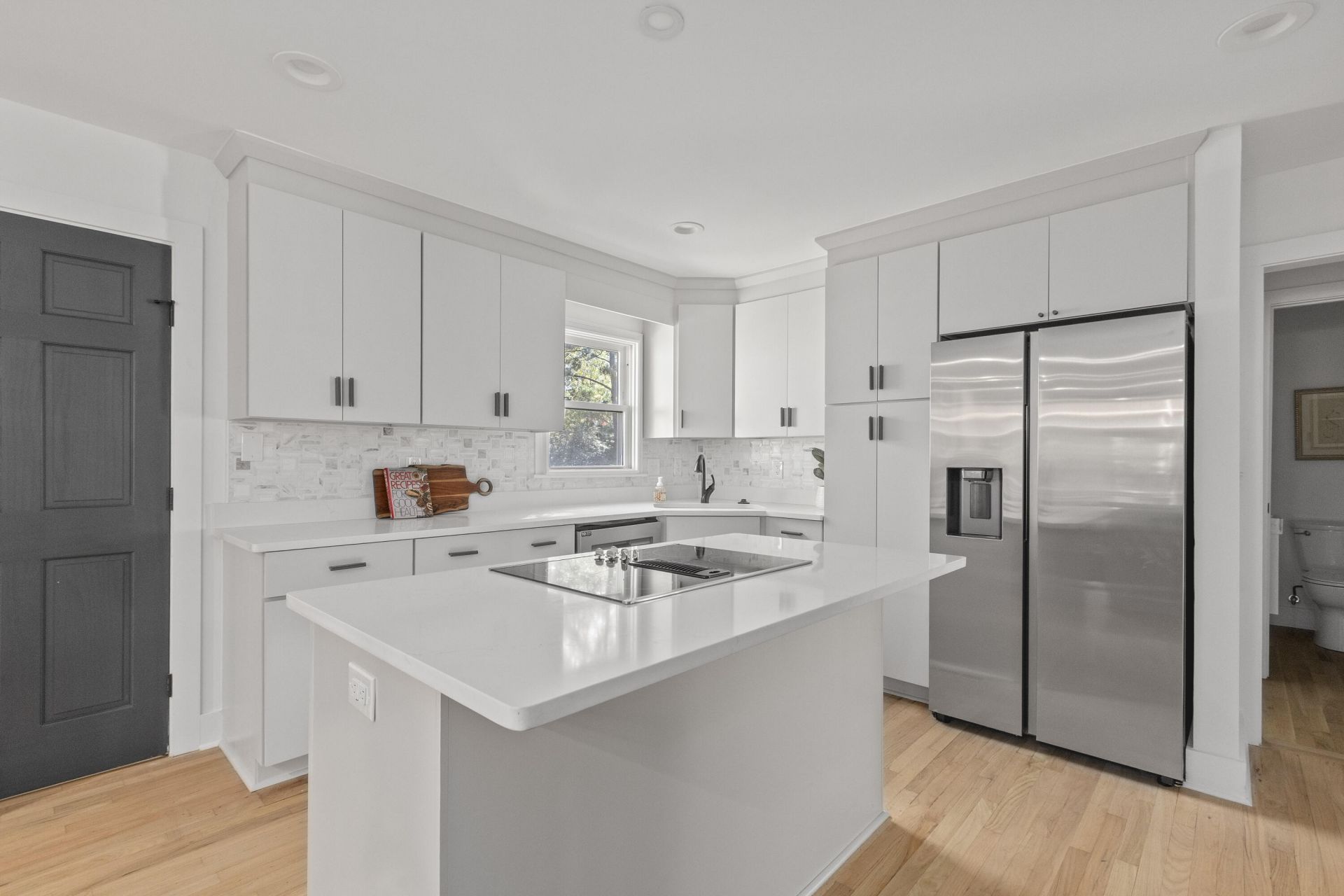 1019 Royalist Road Photo 6