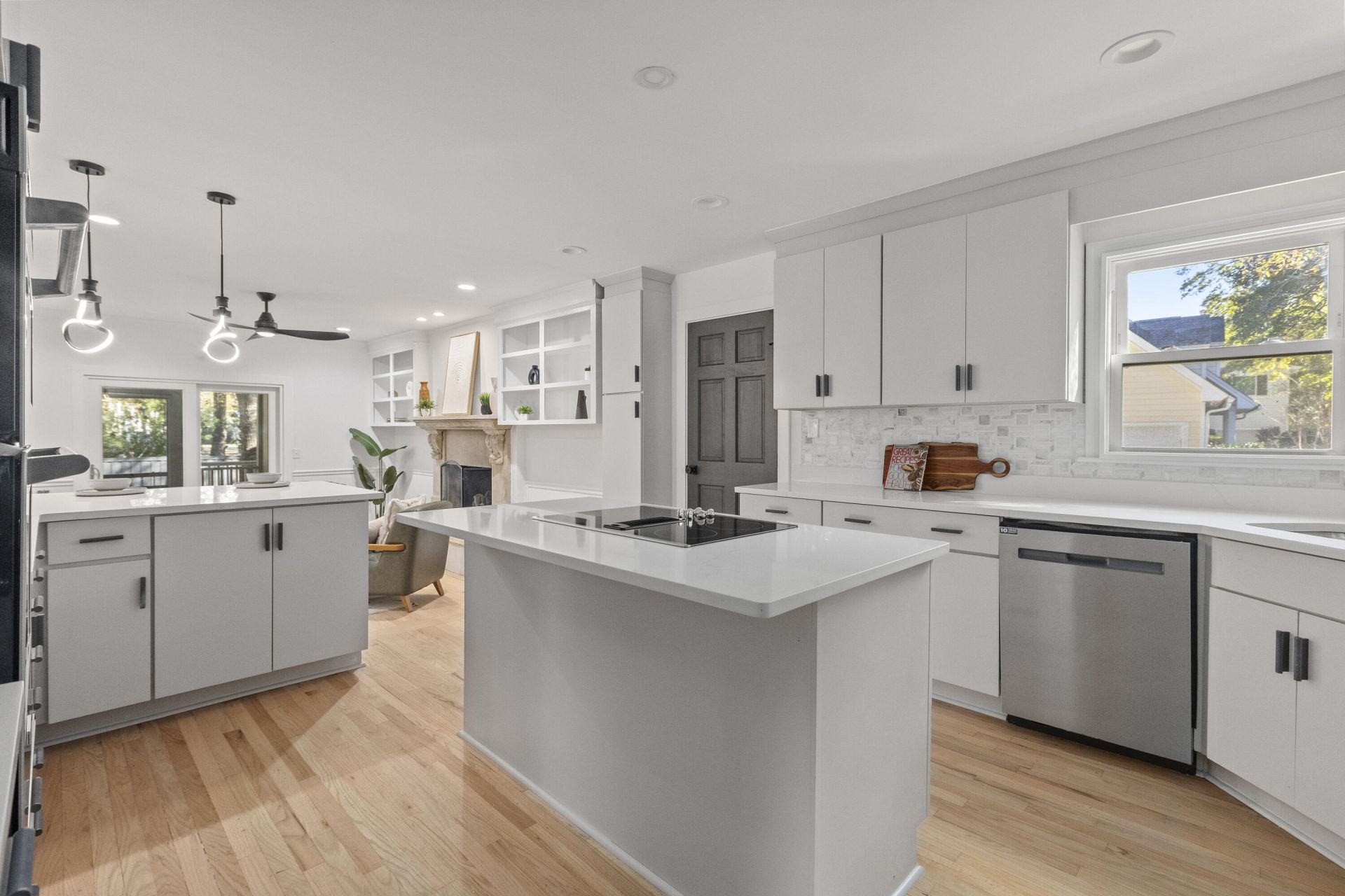 1019 Royalist Road Photo 8