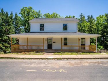 1201 BURNETT ST, STAUNTON, VA 24401