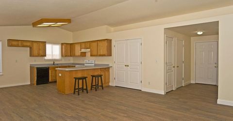 835 Columbine Drive, Fernley, NV 89408 Photo