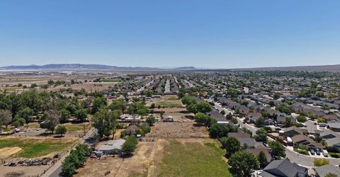 835 Columbine Drive, Fernley, NV 89408 Photo